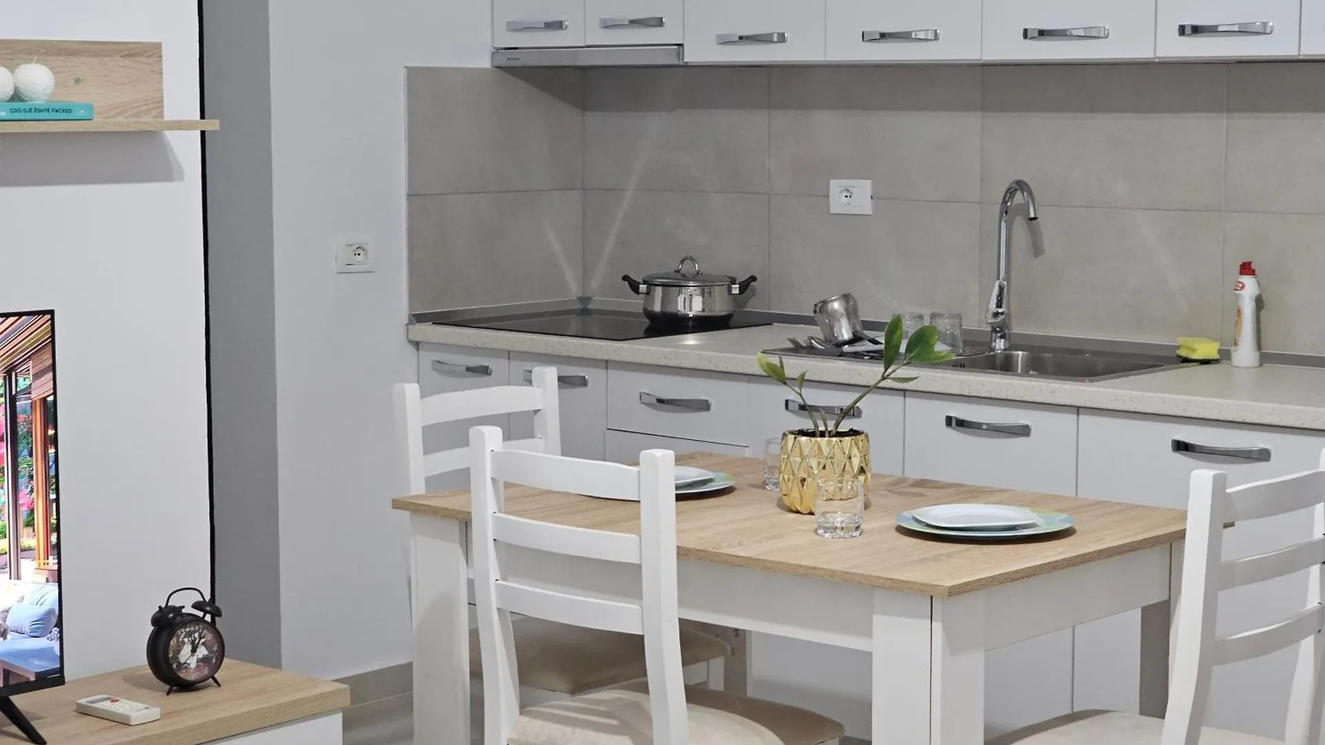 Main Apartment Bulevard 5 Tirana 0*,  Albanien